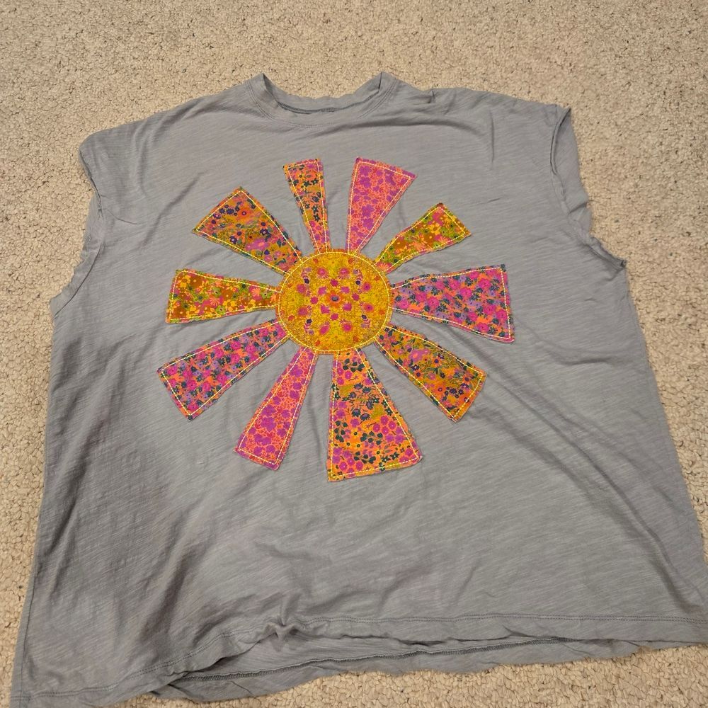 NATURAL LIFE shirt with sunburst size Large